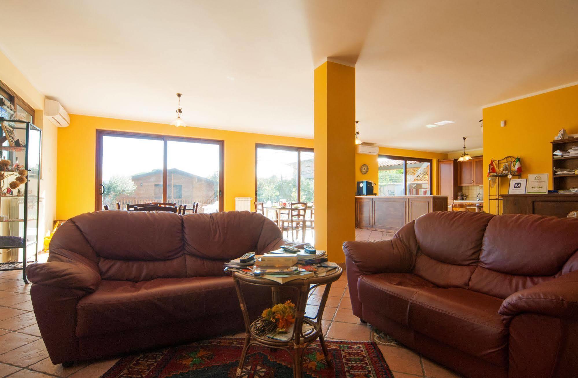 La Porta Dell'etna Bed & Breakfast 3*